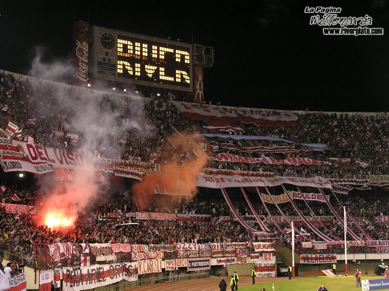 River Plate vs Liga Universitaria de Quito (LIB 2005) 9
